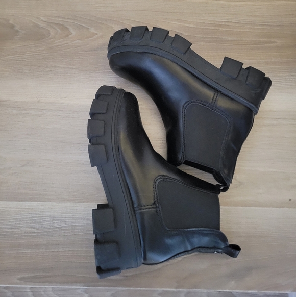 Circus by Sam Edelman Shoes - Circus By Sam Edelman Women's Black Chunky Chelsea Boots Size 8.5